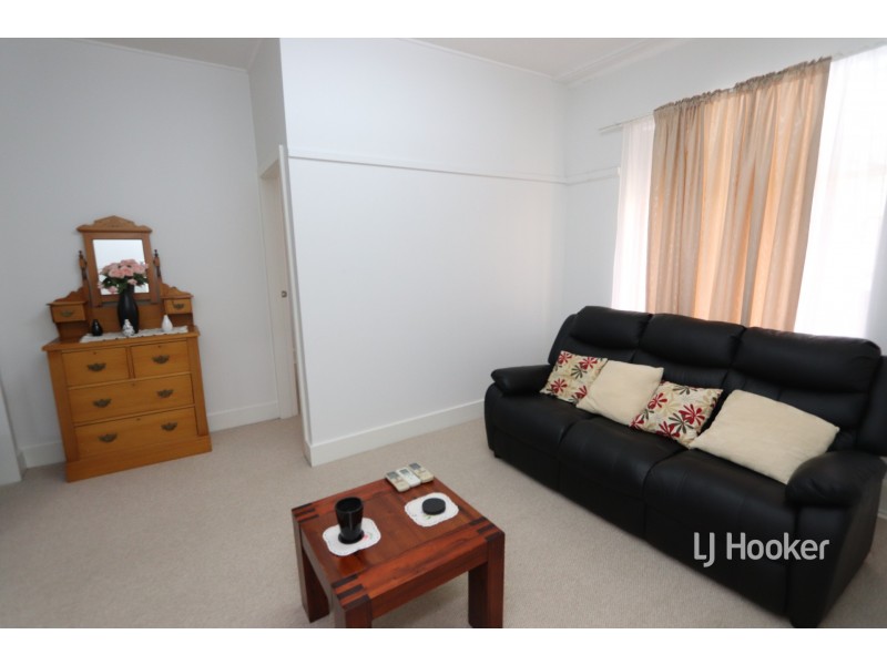 2/69 Otho Street, Inverell NSW 2360