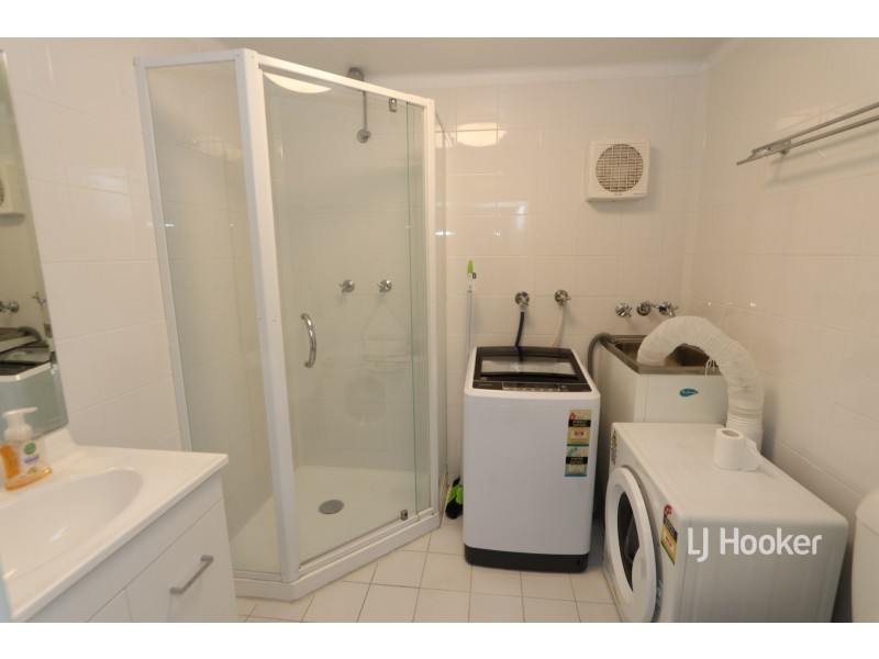 2/69 Otho Street, Inverell NSW 2360