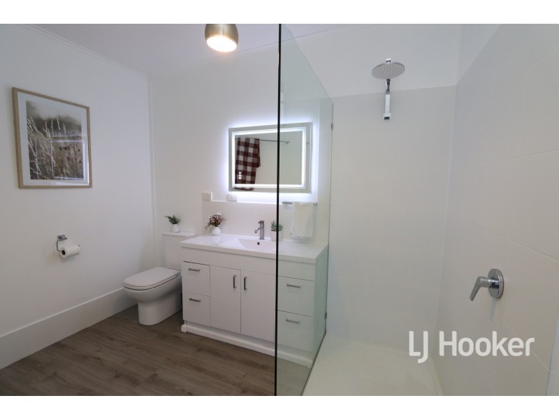 25 Rivers Street, Inverell NSW 2360