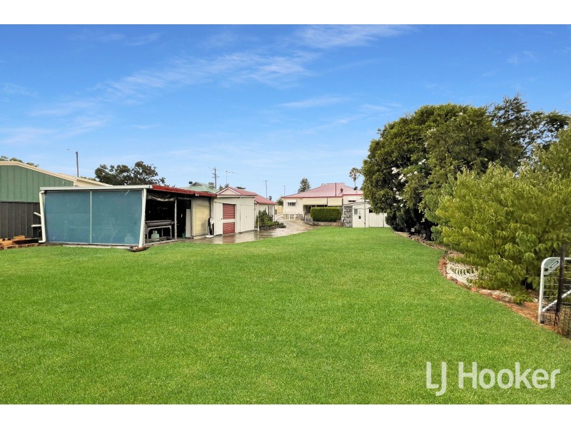 18 Rosslyn Street, Inverell NSW 2360
