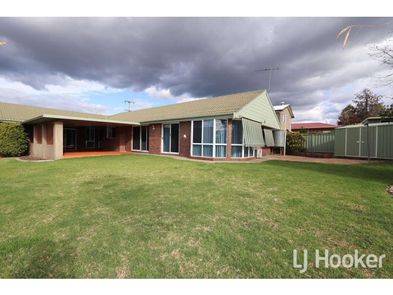 16 Miles Street, Inverell NSW 2360