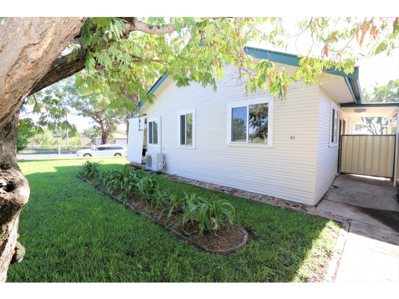 41 May Street, Inverell NSW 2360