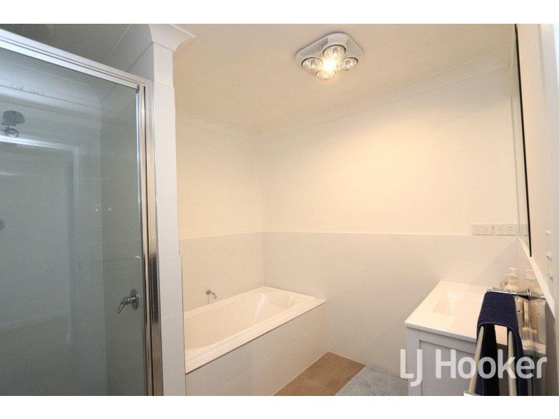 11B Terry Drive, Inverell NSW 2360