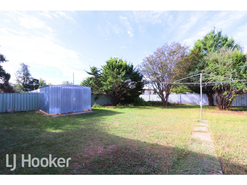 8 Lindsay Avenue, Inverell NSW 2360