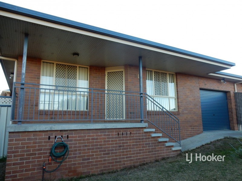 2B Crestview Place, Inverell NSW 2360