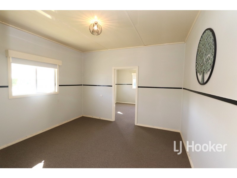24 Wood Street, Gilgai NSW 2360
