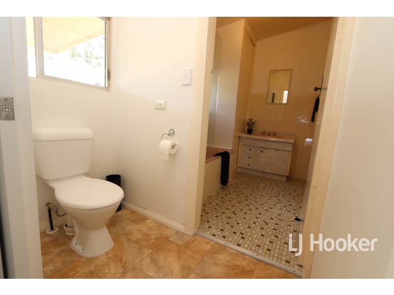 24 Wood Street, Gilgai NSW 2360