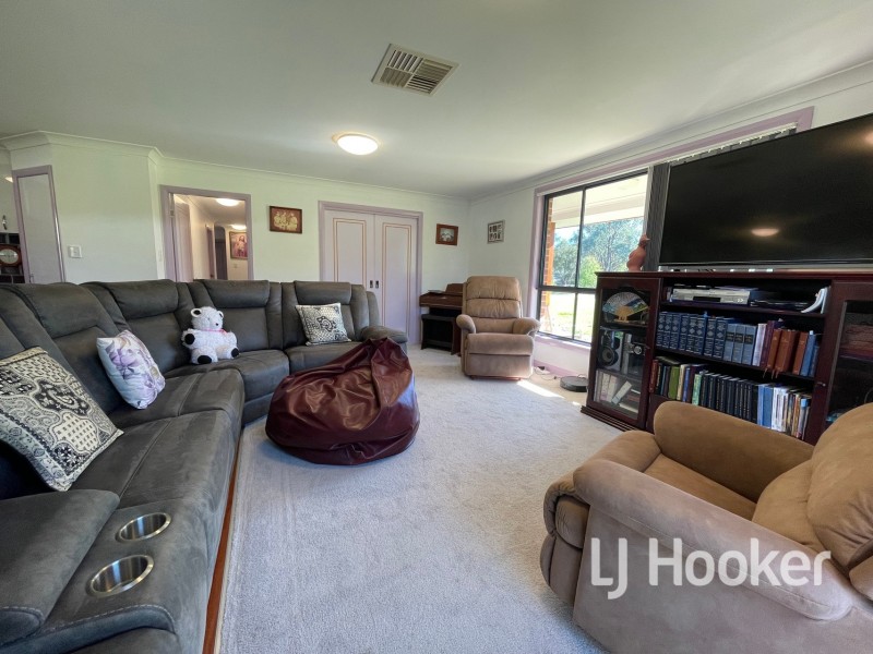 36 Bimbadeen Drive, Inverell NSW 2360