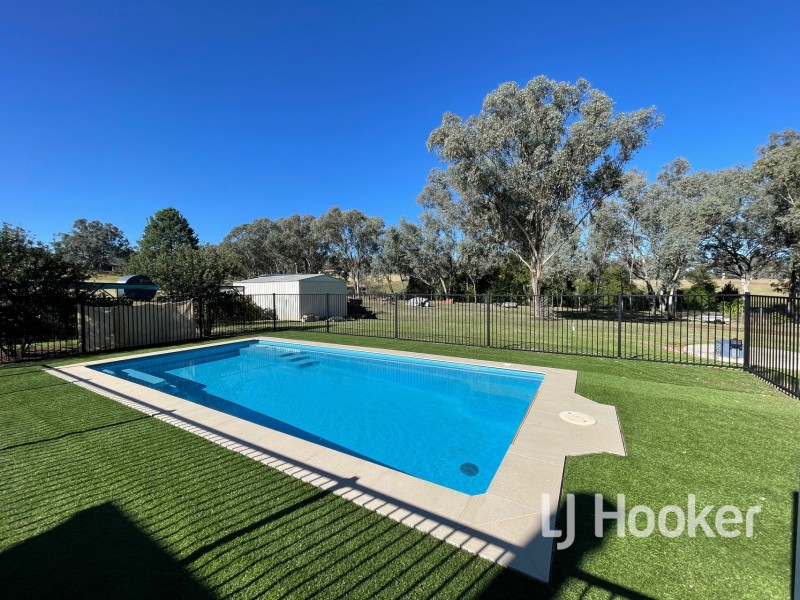 36 Bimbadeen Drive, Inverell NSW 2360