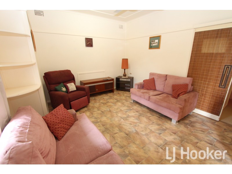 18 Shirley Street, Inverell NSW 2360