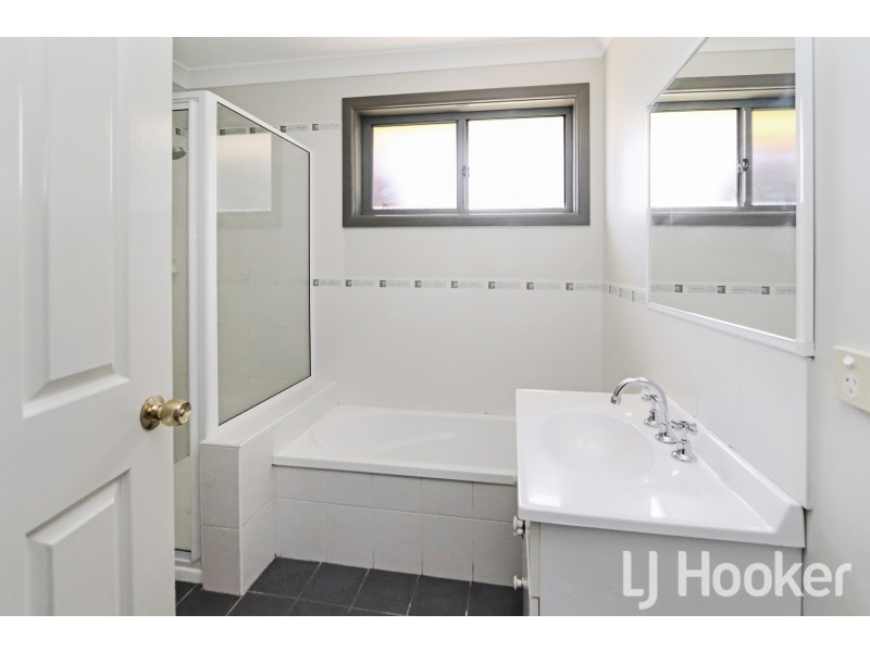 18 Lake Inverell Drive, Inverell NSW 2360