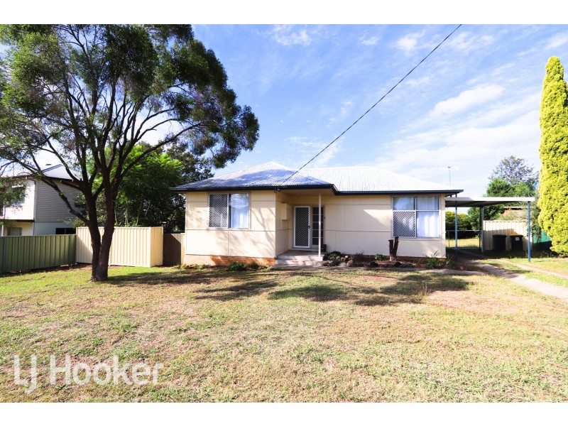 8 Lindsay Avenue, Inverell NSW 2360