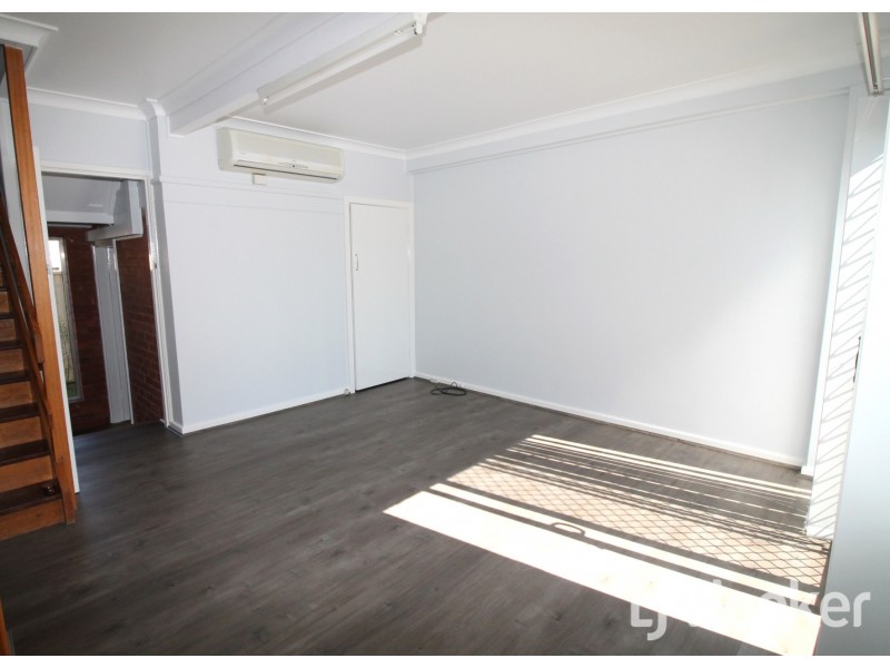 2/36 Moore Street, Inverell NSW 2360