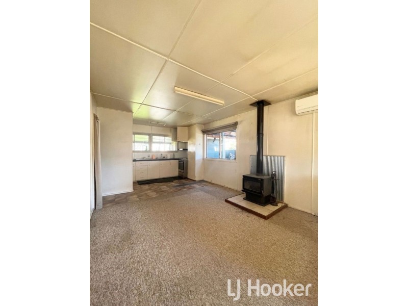 16 Wood Street, Gilgai NSW 2360