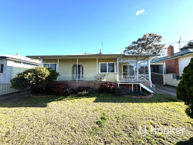 40 May Street, Inverell NSW 2360