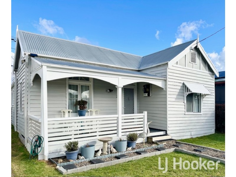 24 Medora Street, Inverell NSW 2360