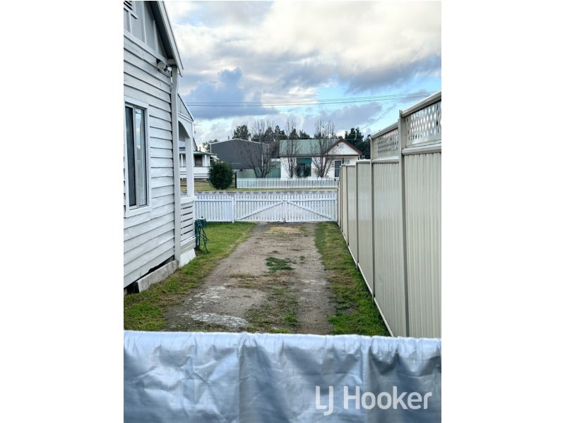 24 Medora Street, Inverell NSW 2360