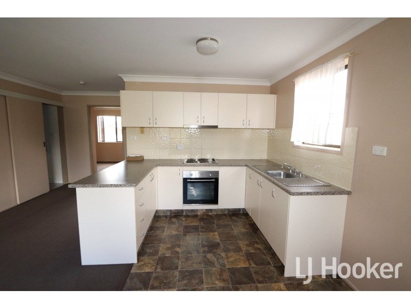 2/135 Warialda Road, Inverell NSW 2360