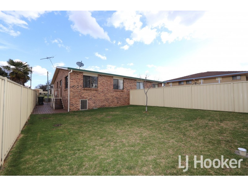 2/135 Warialda Road, Inverell NSW 2360
