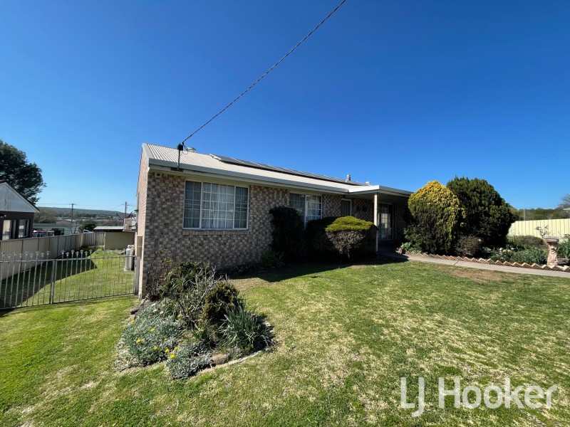 22 Stirling Street, Inverell NSW 2360