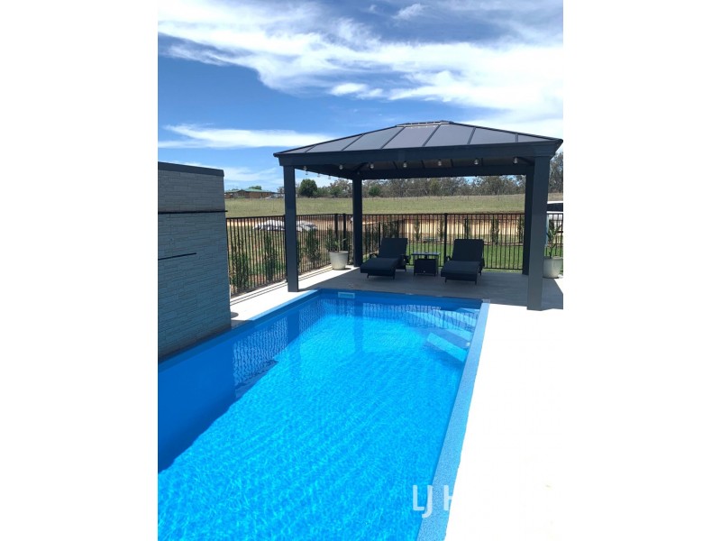 2 Sylvan Drive, Inverell NSW 2360
