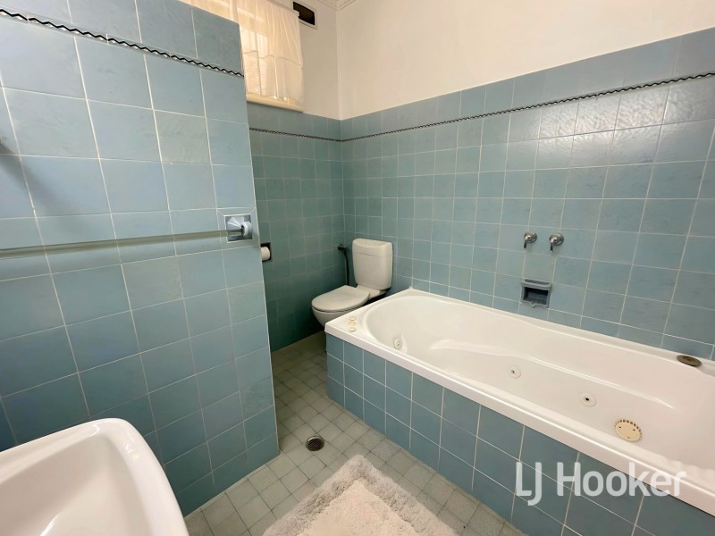 25-27 Gordon Street, Inverell NSW 2360