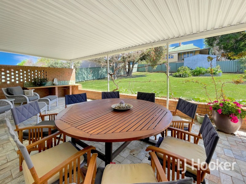 25-27 Gordon Street, Inverell NSW 2360