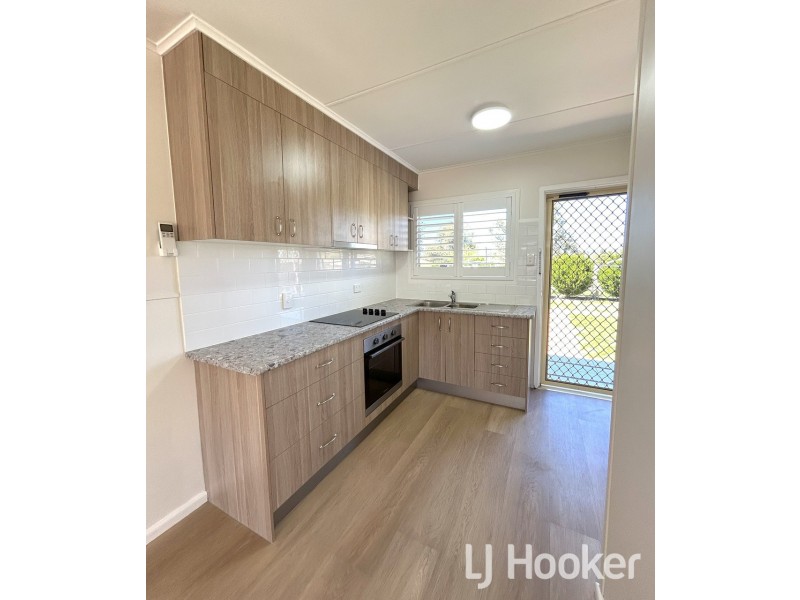 2/30 Queens Terrace, Inverell NSW 2360