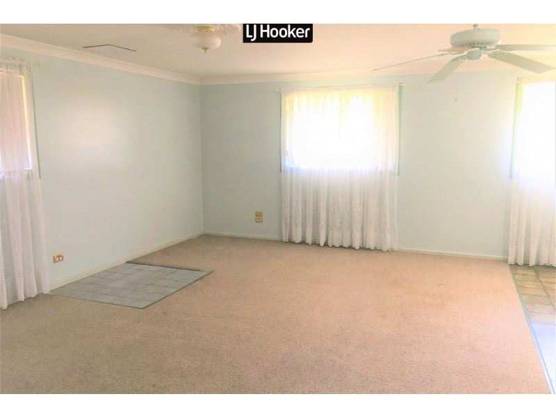 8 Deodara Drive, Inverell NSW 2360