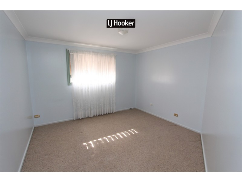 8 Deodara Drive, Inverell NSW 2360