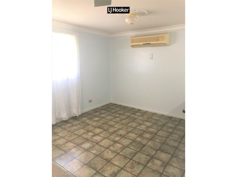 8 Deodara Drive, Inverell NSW 2360