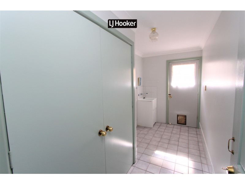 8 Deodara Drive, Inverell NSW 2360