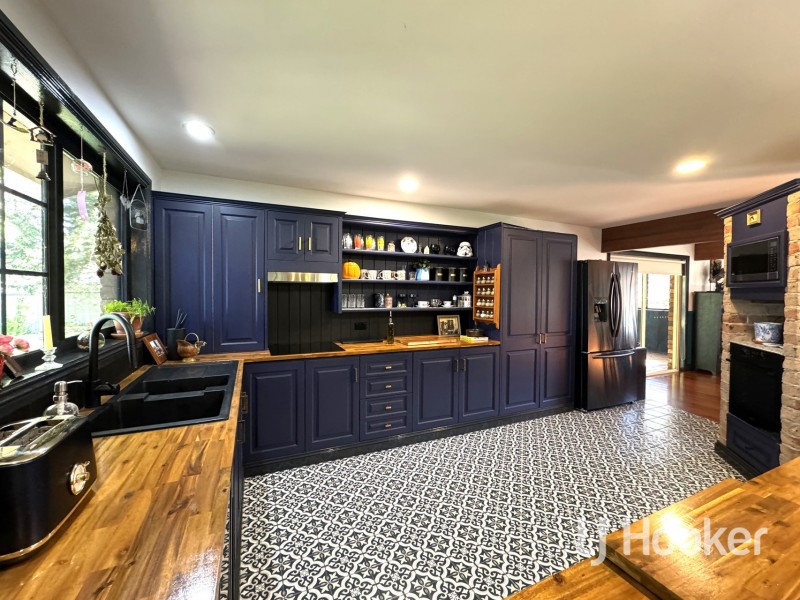 7 Allambie Crescent, Inverell NSW 2360
