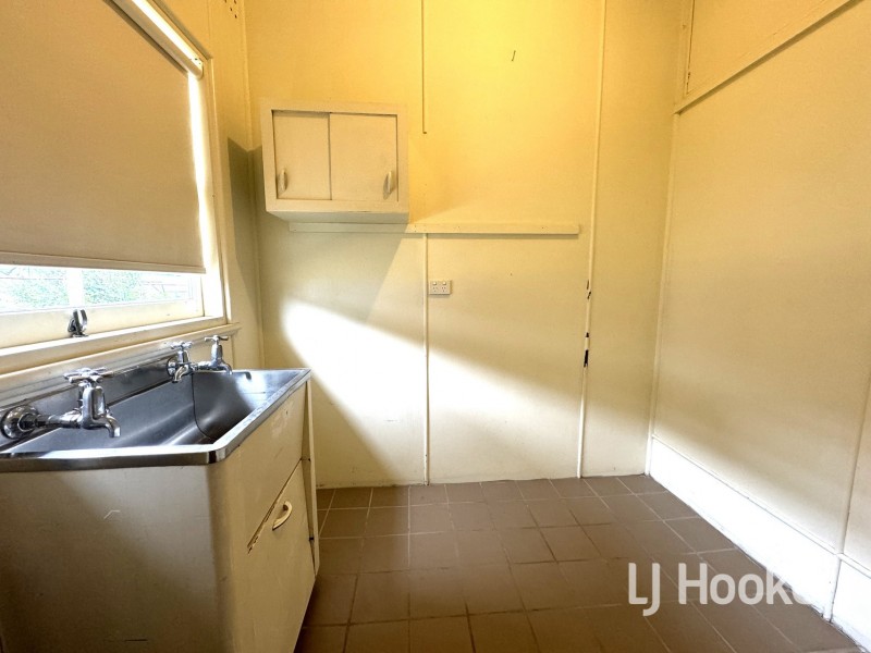 17 Shirley Street, Inverell NSW 2360