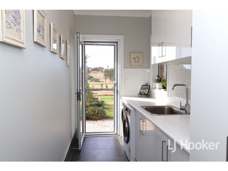 38 Sylvan Drive, Inverell NSW 2360