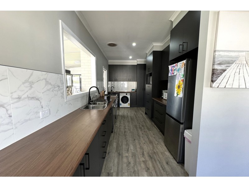 43 Shirley Street, Inverell NSW 2360