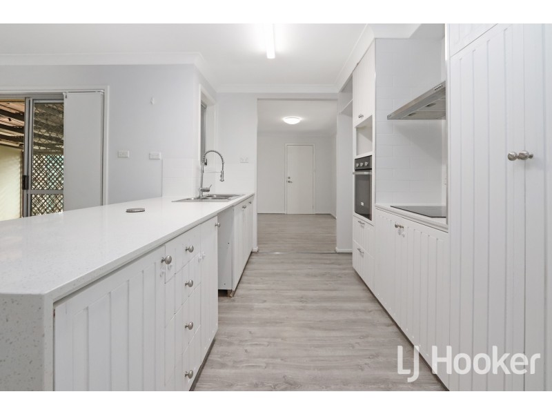 Eight Sequoia Place, Inverell NSW 2360