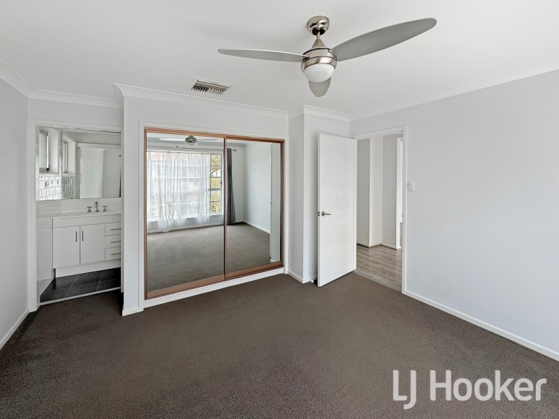 Eight Sequoia Place, Inverell NSW 2360