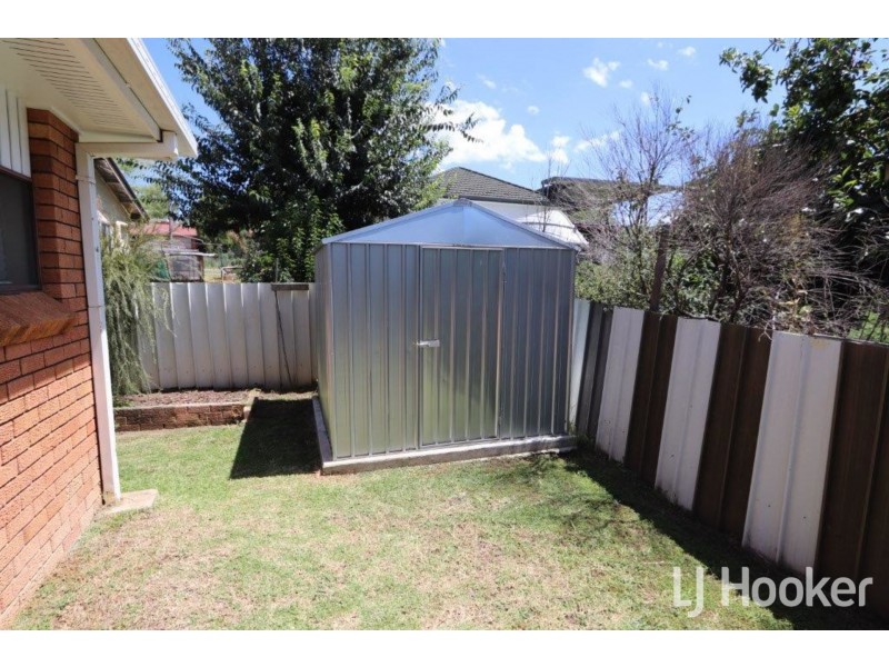 17B Queens Terrace, Inverell NSW 2360