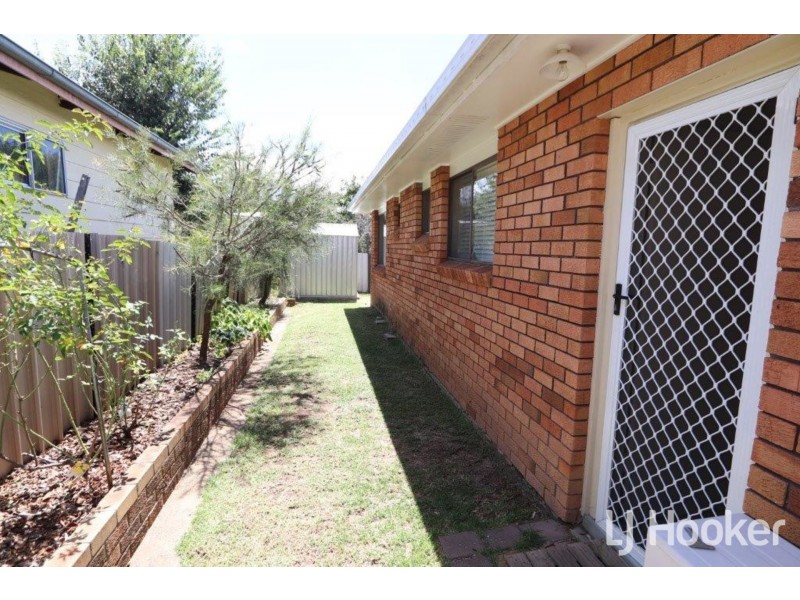 17B Queens Terrace, Inverell NSW 2360