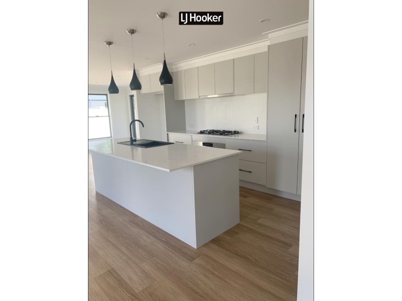 8 Max Place, Inverell NSW 2360