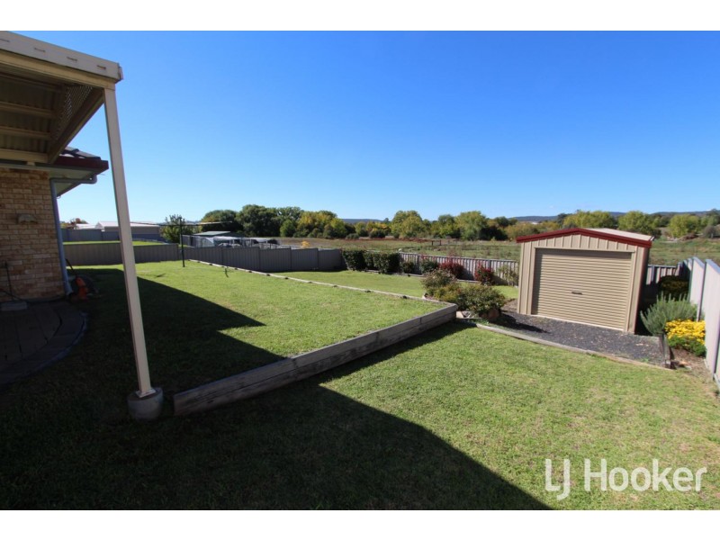 13 Brownleigh Vale Drive, Inverell NSW 2360