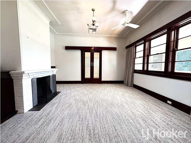 21 Brae Street, Inverell NSW 2360