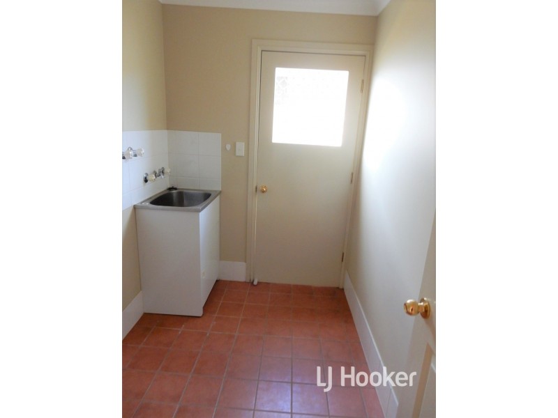2/34 Ross Street, Inverell NSW 2360