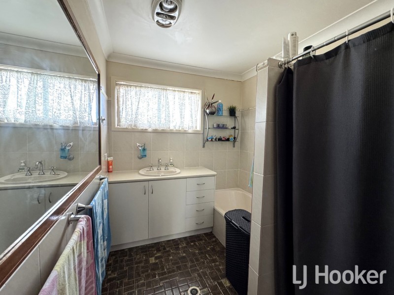 11 Jacaranda Crescent, Inverell NSW 2360