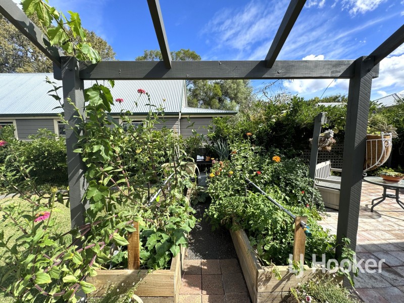 37 Brae Street, Inverell NSW 2360