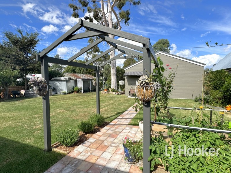 37 Brae Street, Inverell NSW 2360