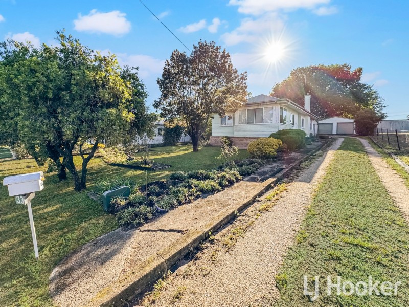 33 Clive Street, Inverell NSW 2360