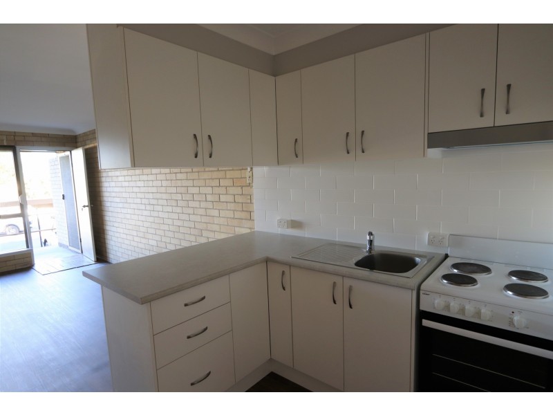 2/13 Warialda Road, Inverell NSW 2360