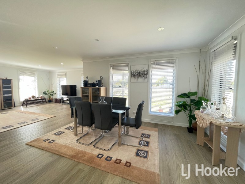 Fifteen Hampton Court, Inverell NSW 2360